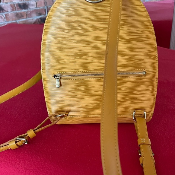Authentic Louis Vuitton Epi Leather Backpack - Picture 4 of 12